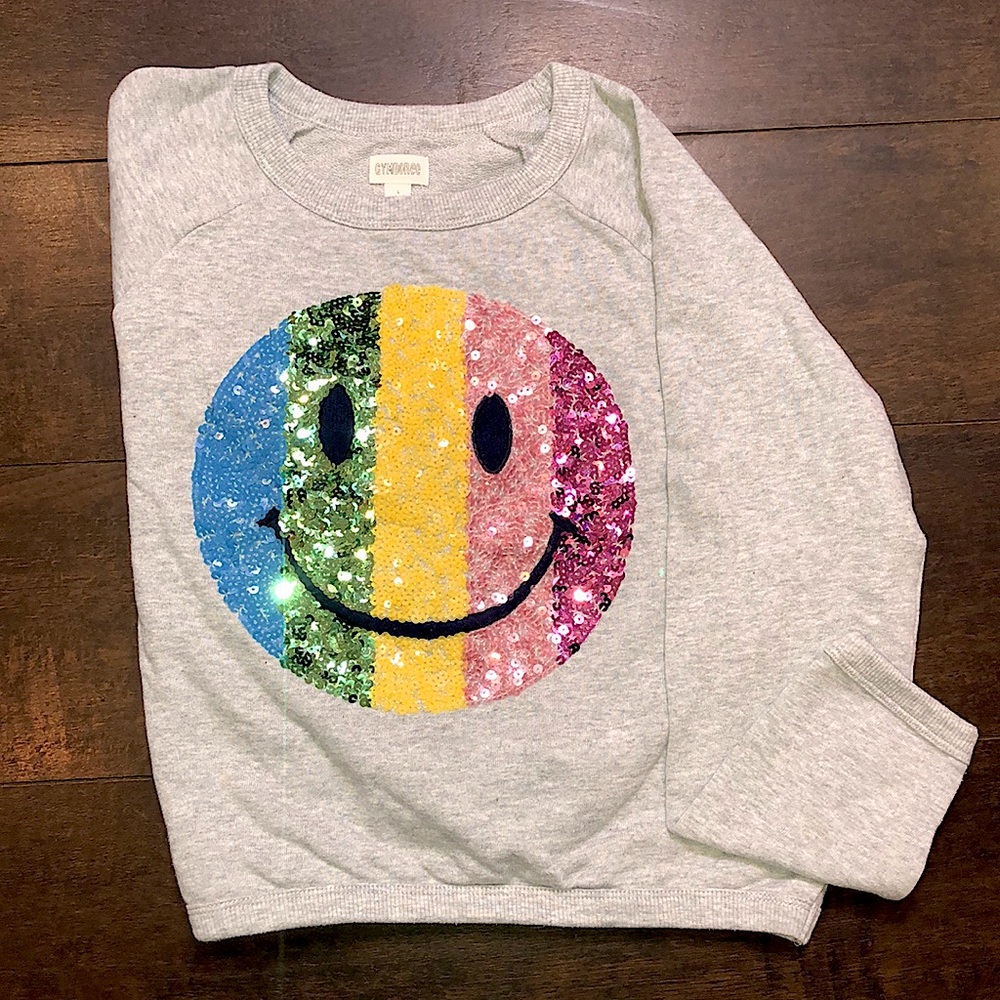 Hi everyone, I am selling this very cute girls size L (10-12) sweatshirt.